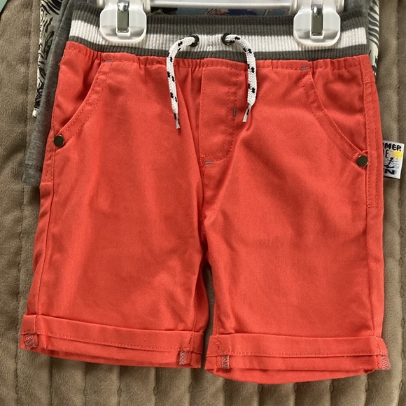 Toddler boy 3pc outfit. New with tags - Picture 3 of 6